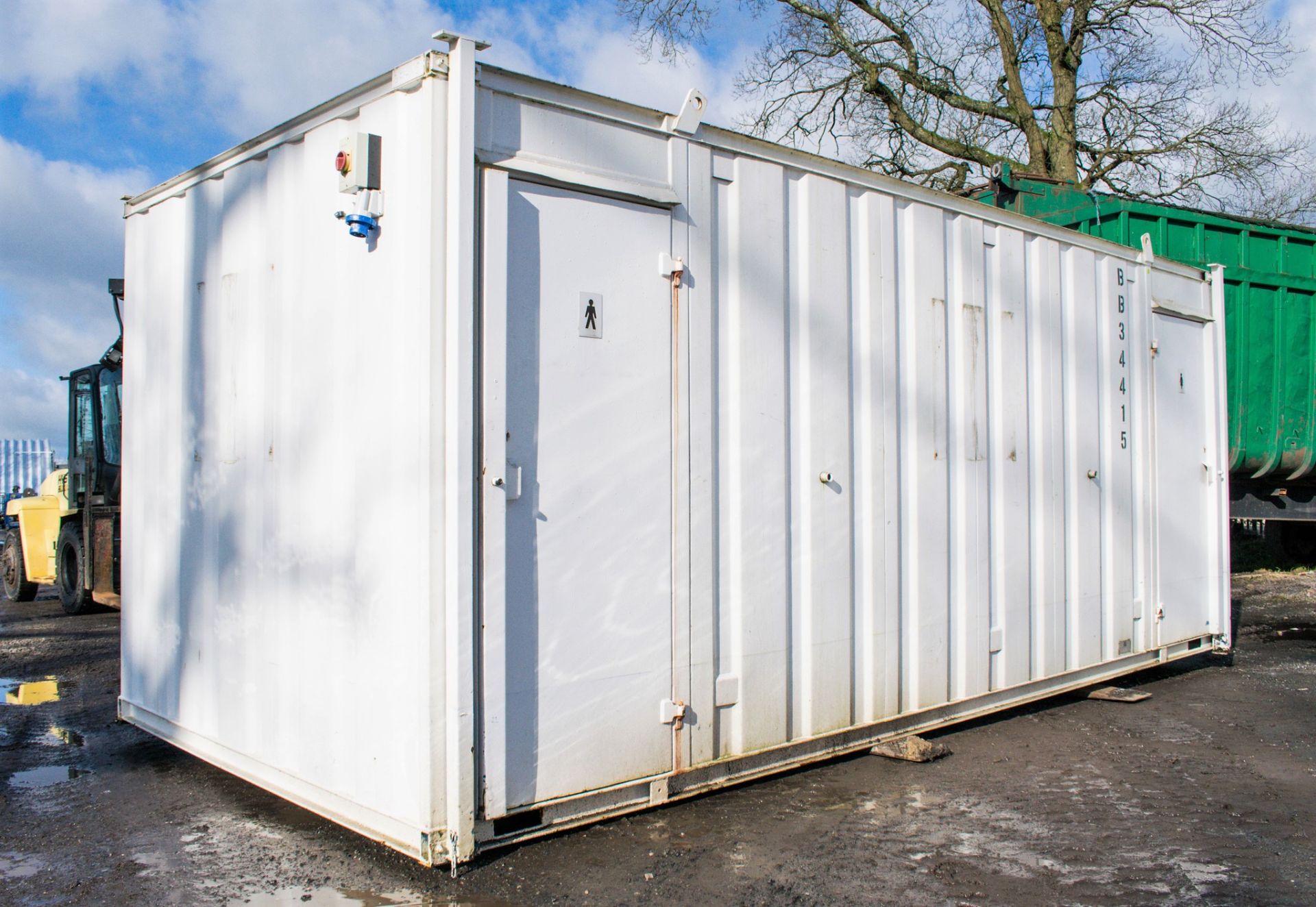 21 ft x 9 ft steel jack leg toilet site unit Comprising of: Men's toilet (4 cubicles, 3 urinals &