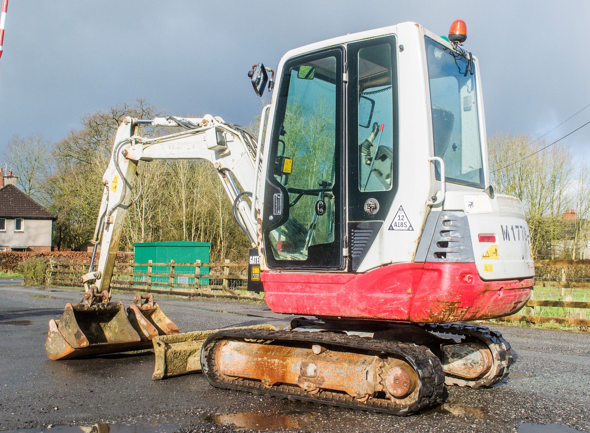 Takeuchi TB228 2.8 tonne rubber tracked excavator Year: 2014 S/N: 122803361 Recorded Hours: 3066 - Image 3 of 21