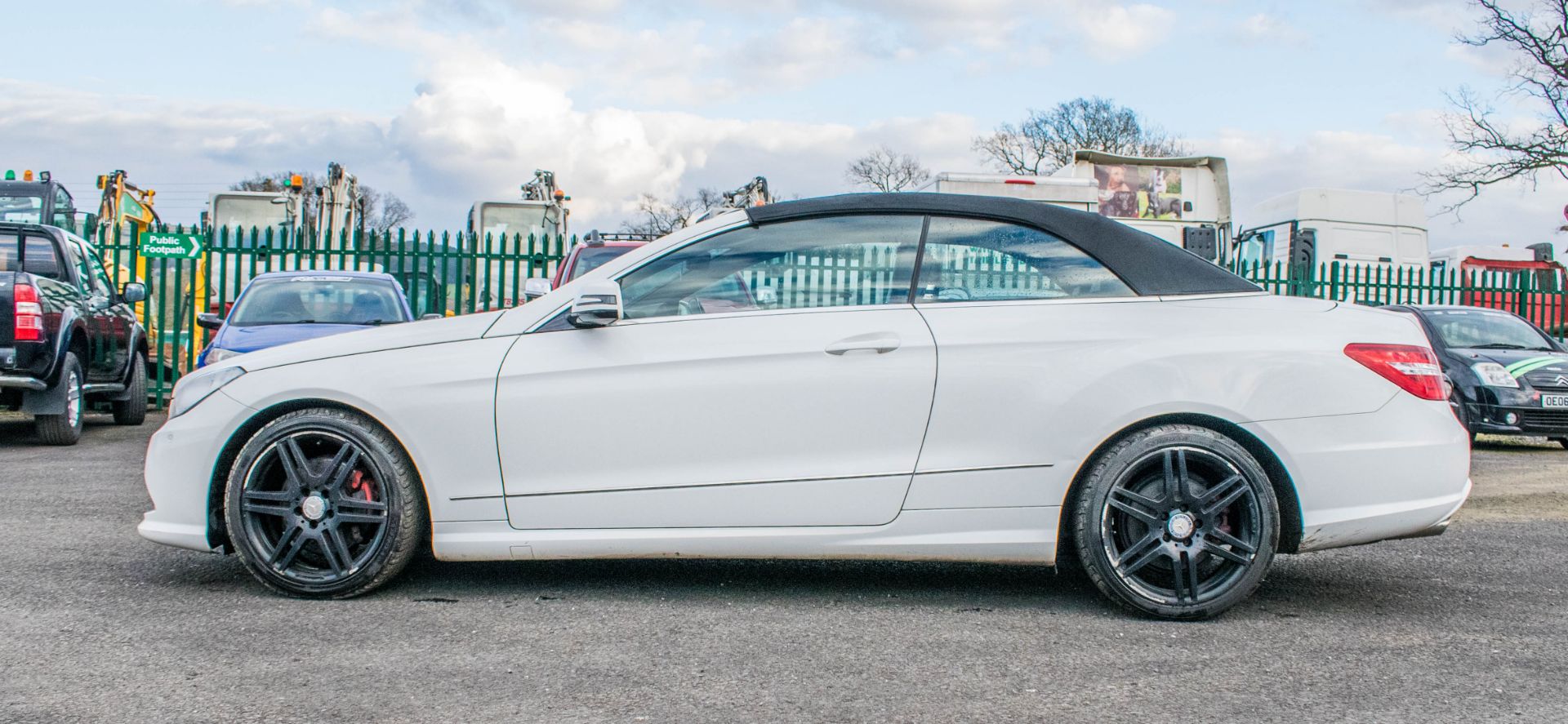 Mercedes Benz E250 sport CDI diesel convertible car Registration number: WP12 OLO Date of - Image 7 of 20