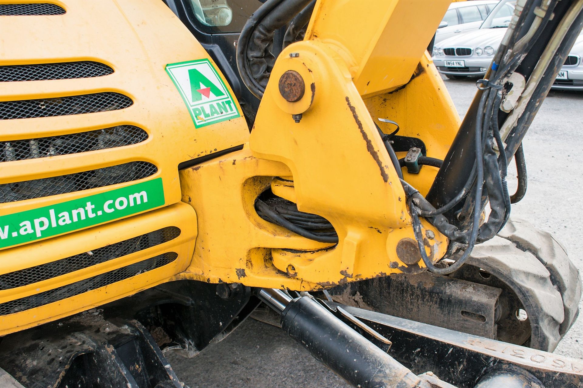 JCB 8085 Eco ZTS 8.5 tonne rubber tracked excavator Year: 2013 S/N: 1073096 Recorded Hours: 91952 ( - Image 16 of 23