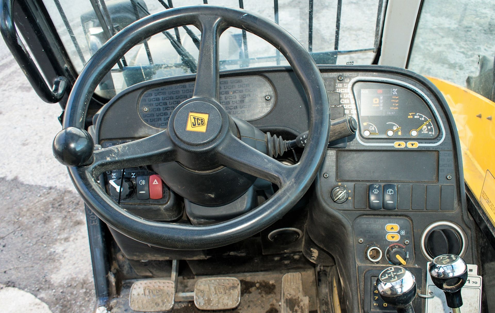 JCB 531-70 7 metre telescopic handler Year: 2014 S/N: 2341931 Reg No: MX64 PZR Recorded Hours: - Image 19 of 21