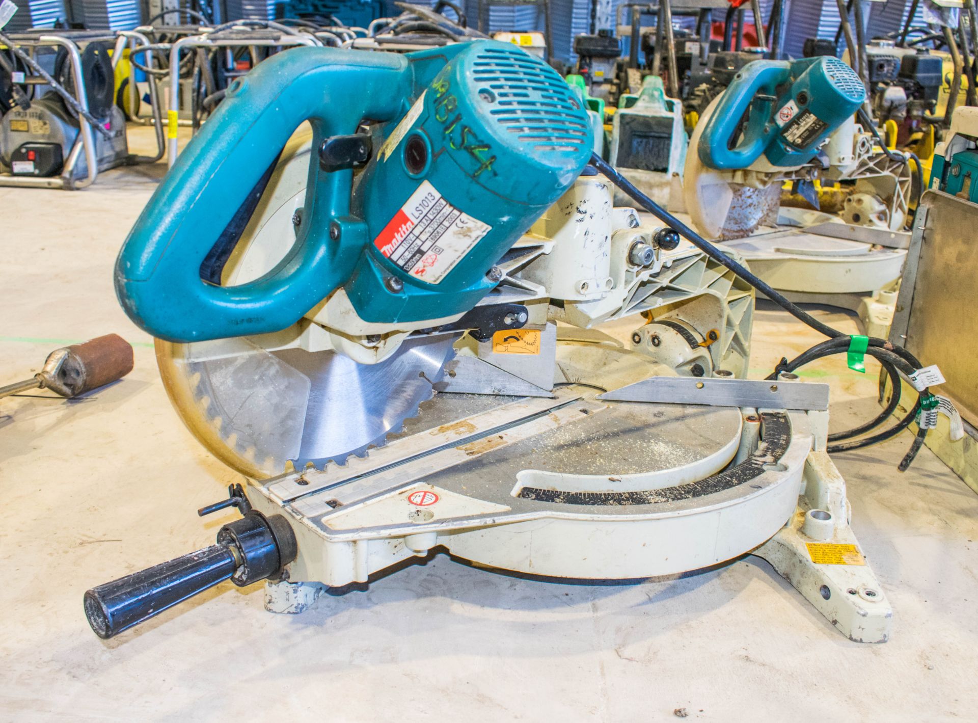 Makita 110v mitre chop saw