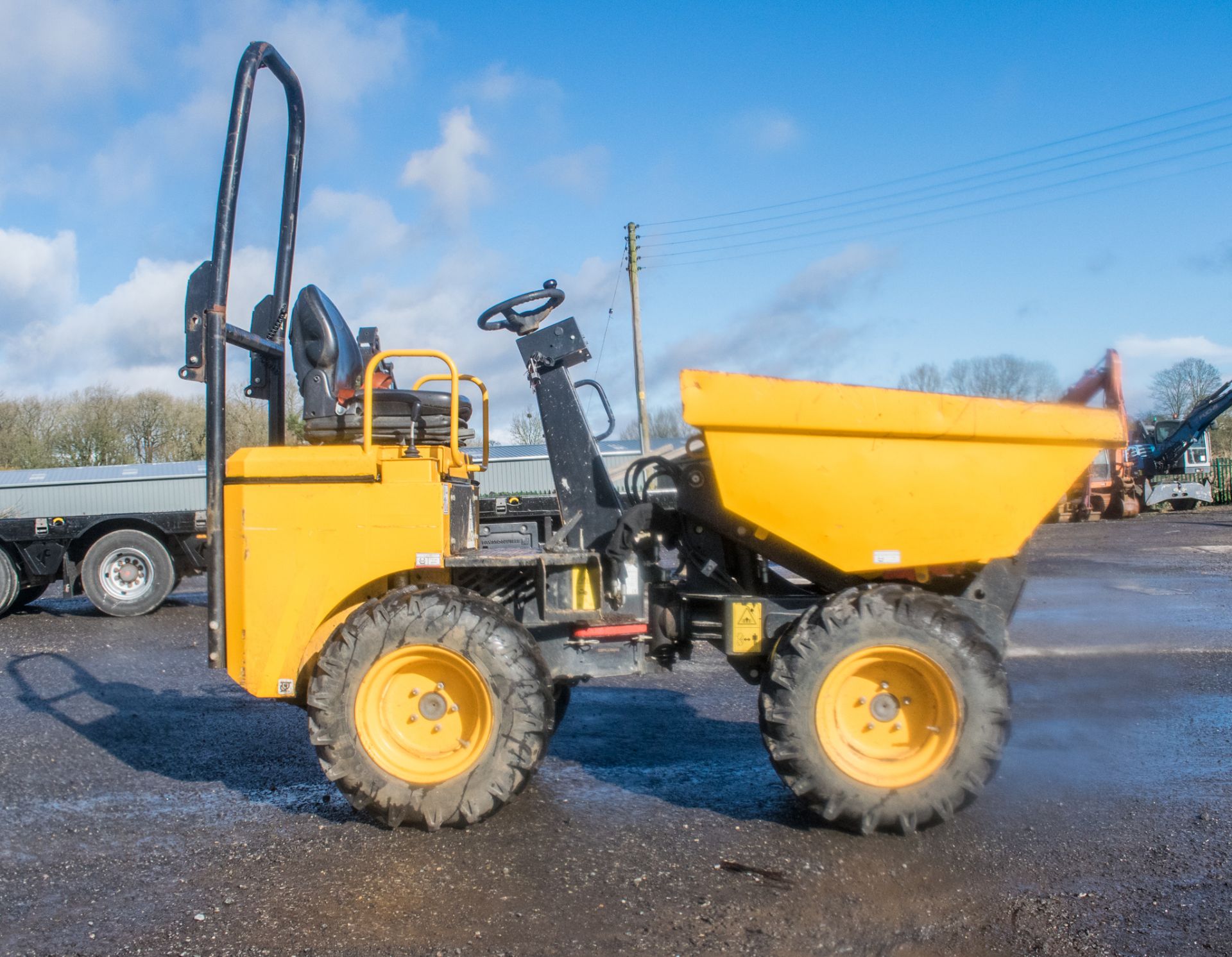 JCB 1THT 1 tonne high tip dumper  Year: 2016  S/N: RA2816 Recorded hours: 597 LH16019 - Image 7 of 18