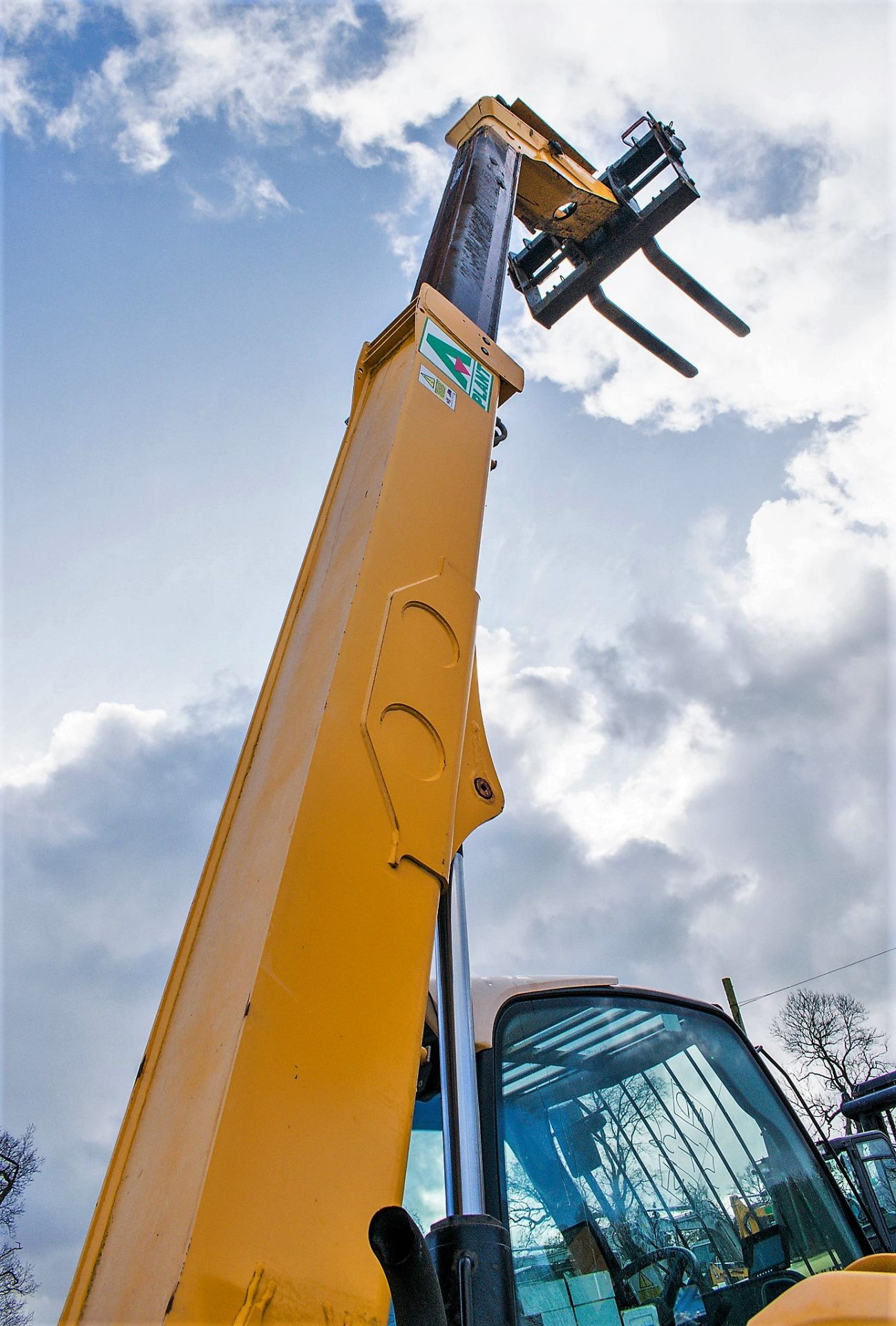 JCB 531-70 7 metre telescopic handler Year: 2013 S/N: 2176575 Reg No: MX13 PHY Recorded Hours: - Image 15 of 19