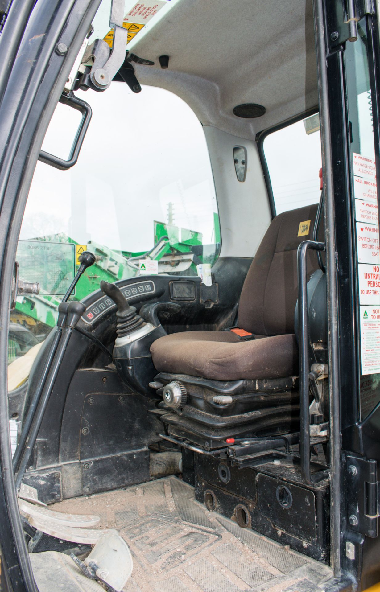 JCB 8085 Eco ZTS 8.5 tonne rubber tracked excavator Year: 2013 S/N: 1073096 Recorded Hours: 91952 ( - Image 20 of 23