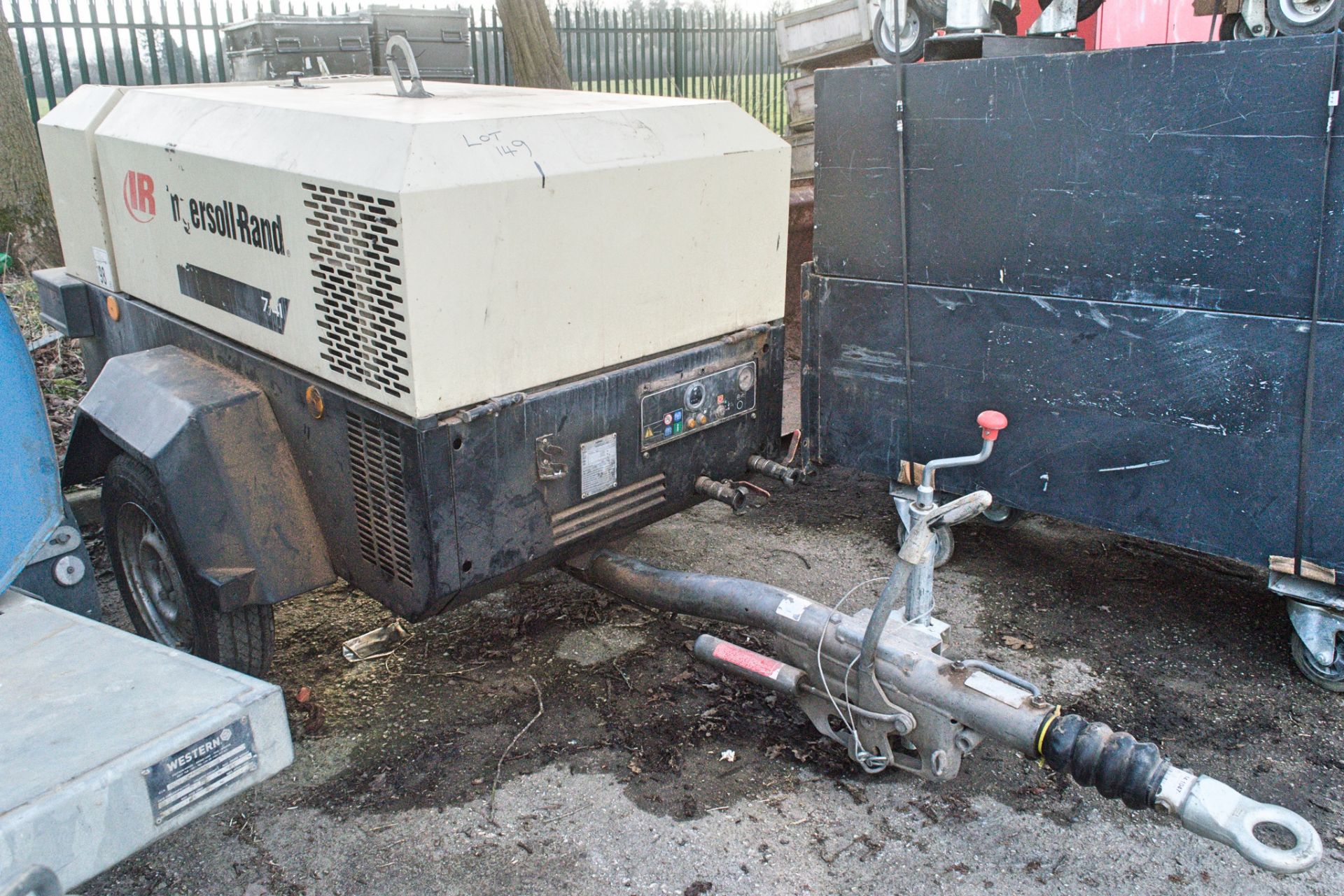 Ingersoll Rand 741 diesel driven mobile air compressor Year: 2008 Recorded Hours: 1616 S/N: 425606