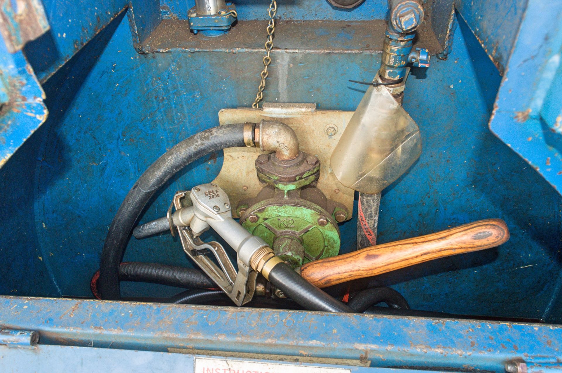 Western 950 litre fast tow bunded fuel bowser c/w manual pump, delivery hose & nozzle 220A006L - Image 3 of 3