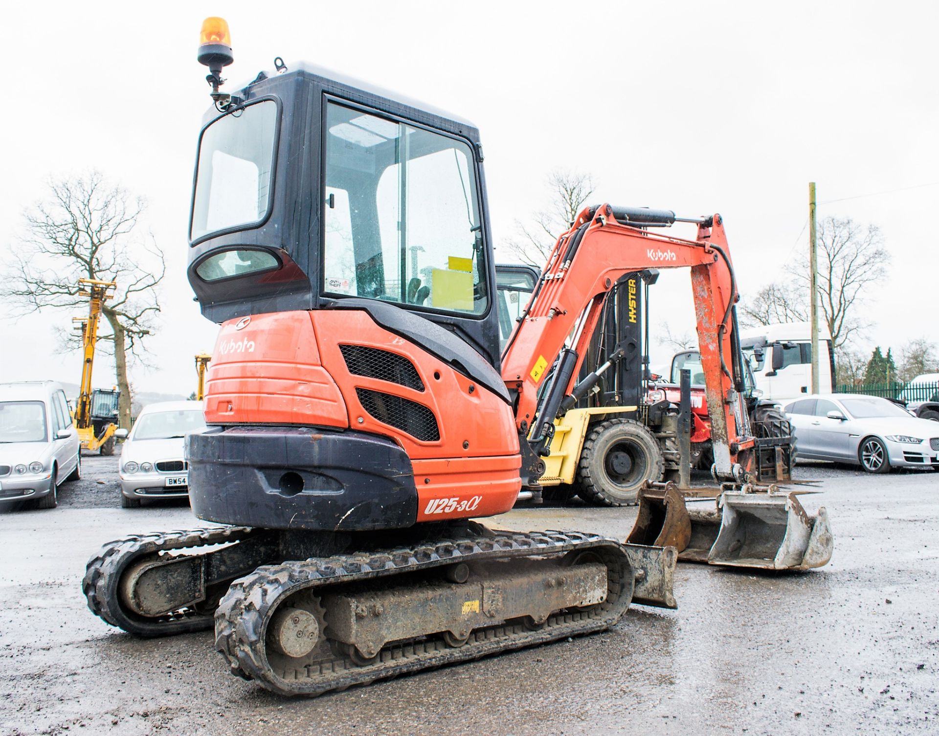 Kubota U25-3 2.5 tonne rubber tracked mini excavator Year: 2013 S/N: 25878 Recorded Hours: 2108 - Image 3 of 22