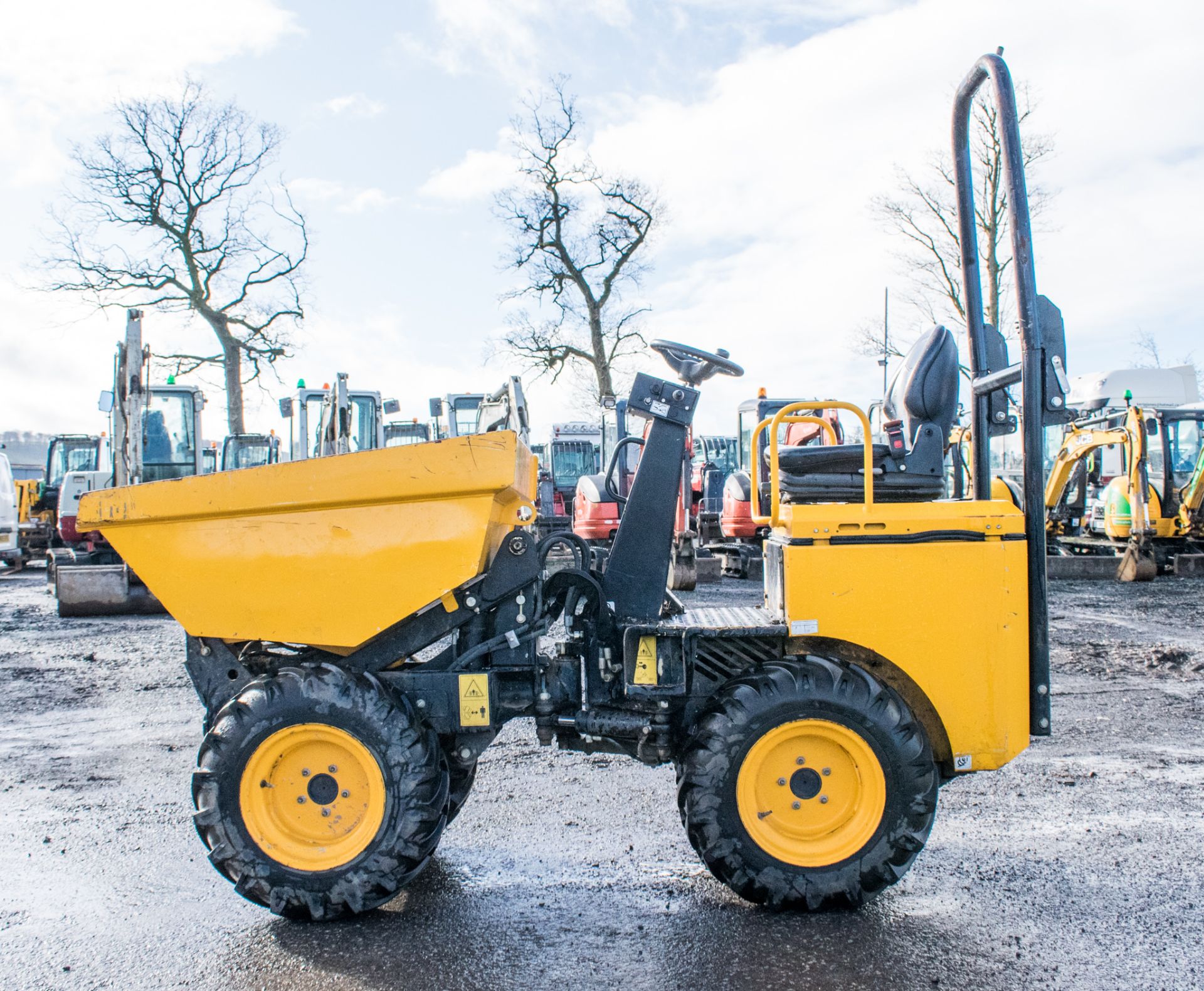 JCB 1THT 1 tonne high tip dumper Year: 2016 S/N: RA3461 Recorded hours: 506 LH16021 - Image 7 of 18