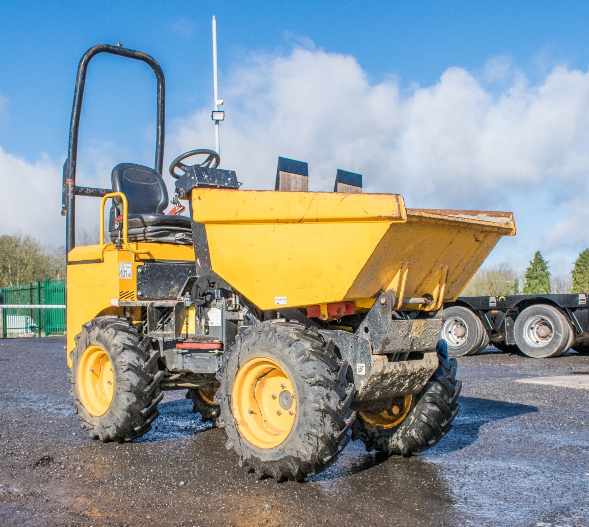 JCB 1THT 1 tonne high tip dumper  Year: 2016  S/N: RA2816 Recorded hours: 597 LH16019 - Image 2 of 18