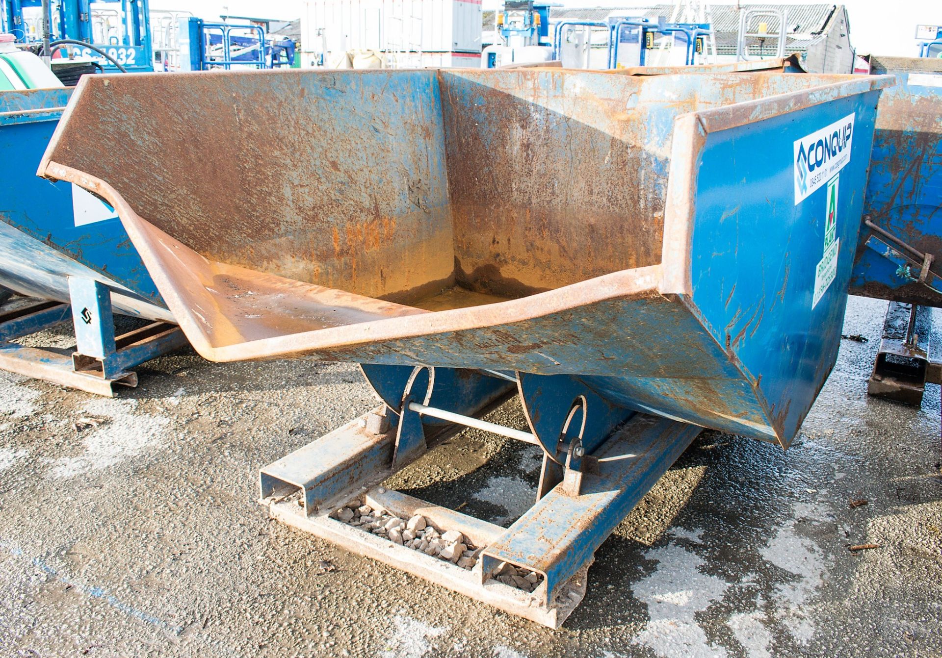 Conquip steel tipping skip A759988