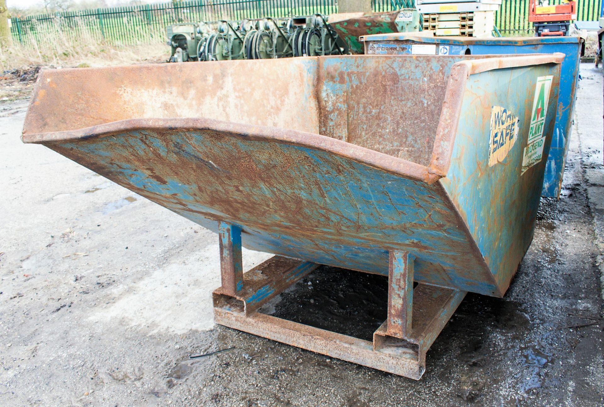 Conquip steel forklift skip A644772