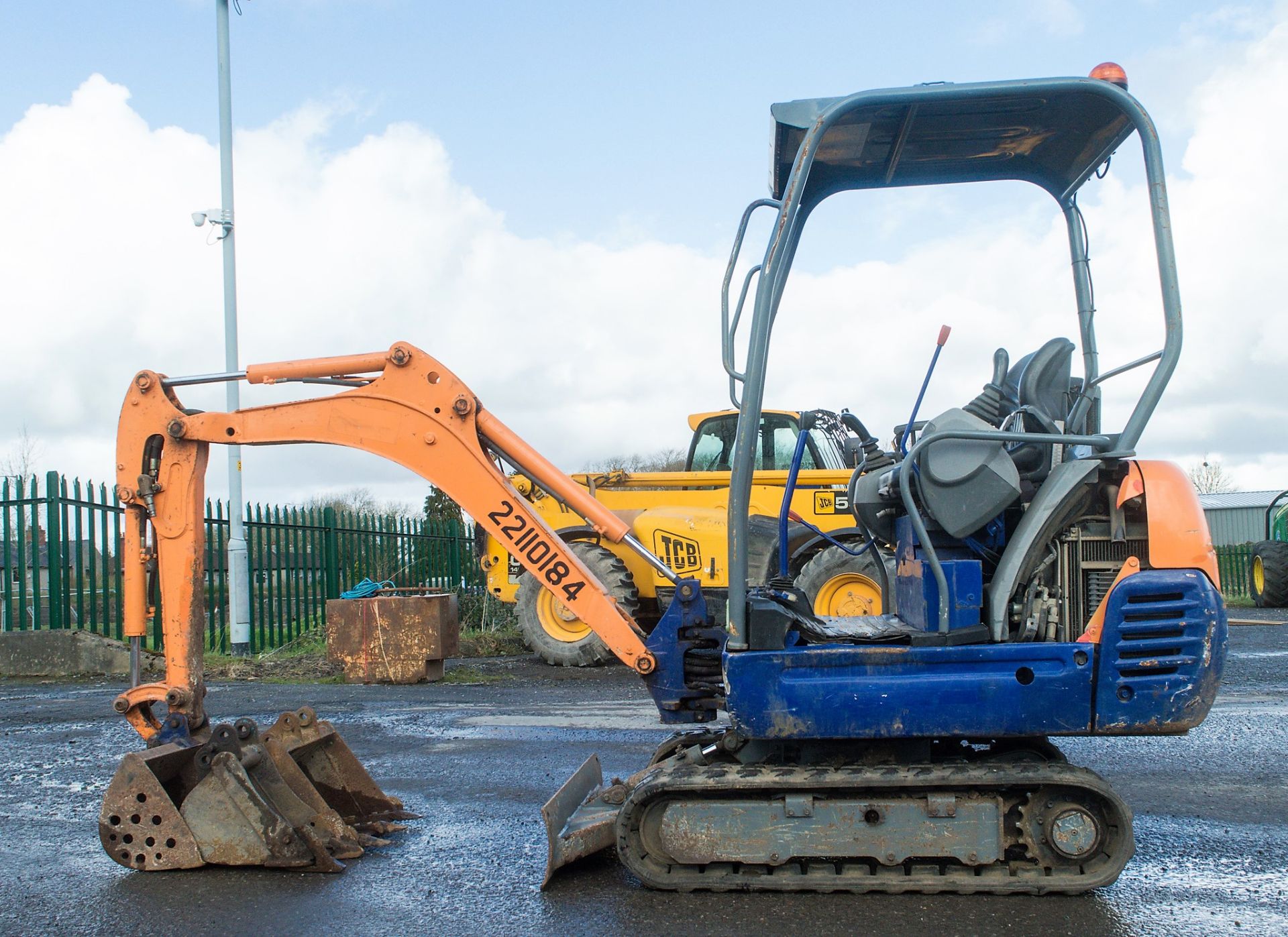 Kubota KX36-3 1.5 tonne rubber tracked mini excavator Year: S/N: Recorded Hours: 3731 blade, piped & - Image 7 of 20