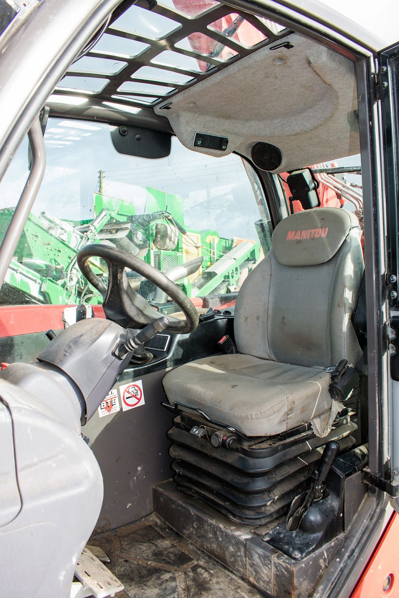 Manitou MT932 9 metre telescopic handler Year: 2014 S/N: 940646 Recorded Hours: 1130 c/w rear camera - Image 19 of 22