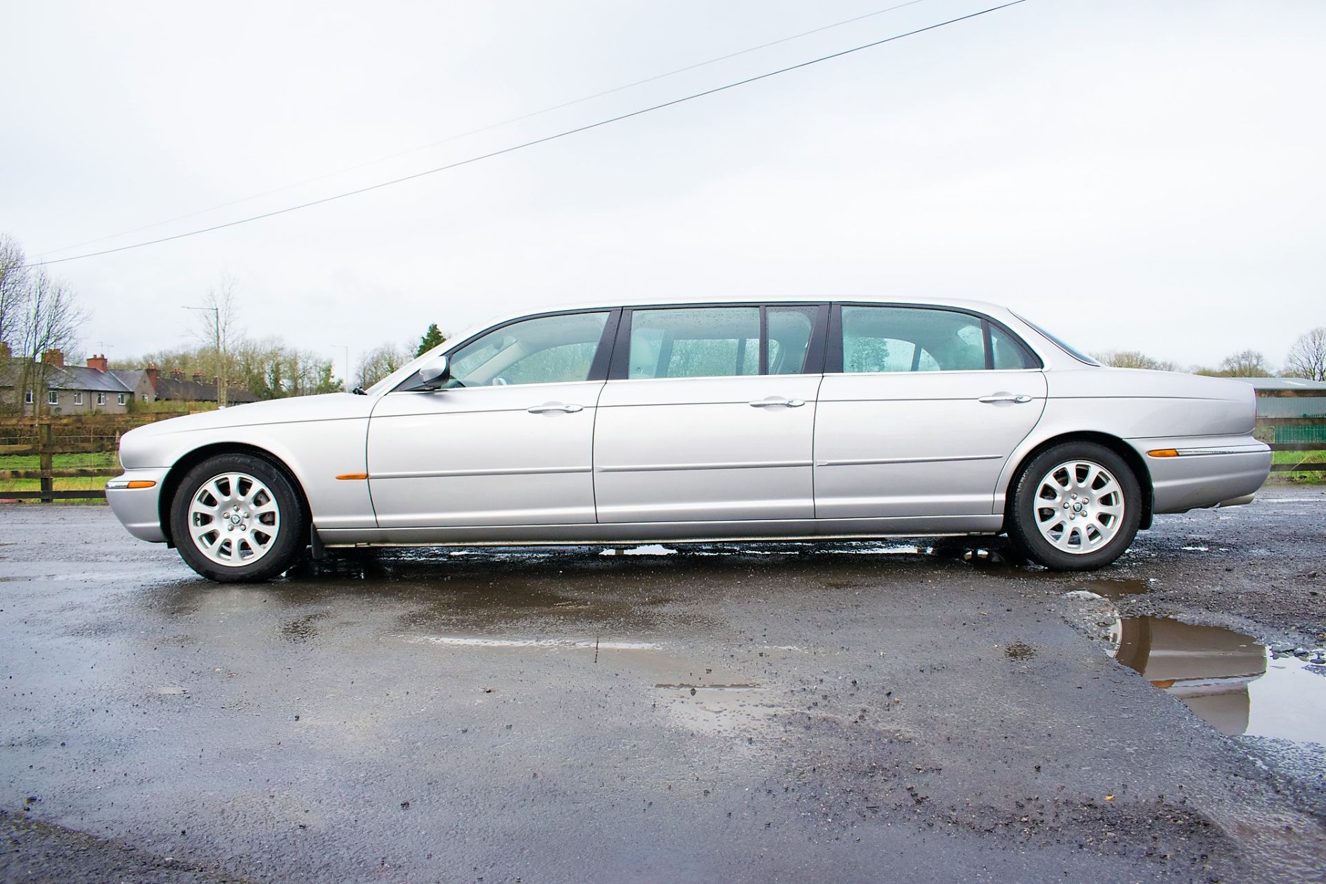 Jaguar XJ6 V6 automatic stretch Limousine Registration Number: BW54 YNK (Registration Number - Image 7 of 21