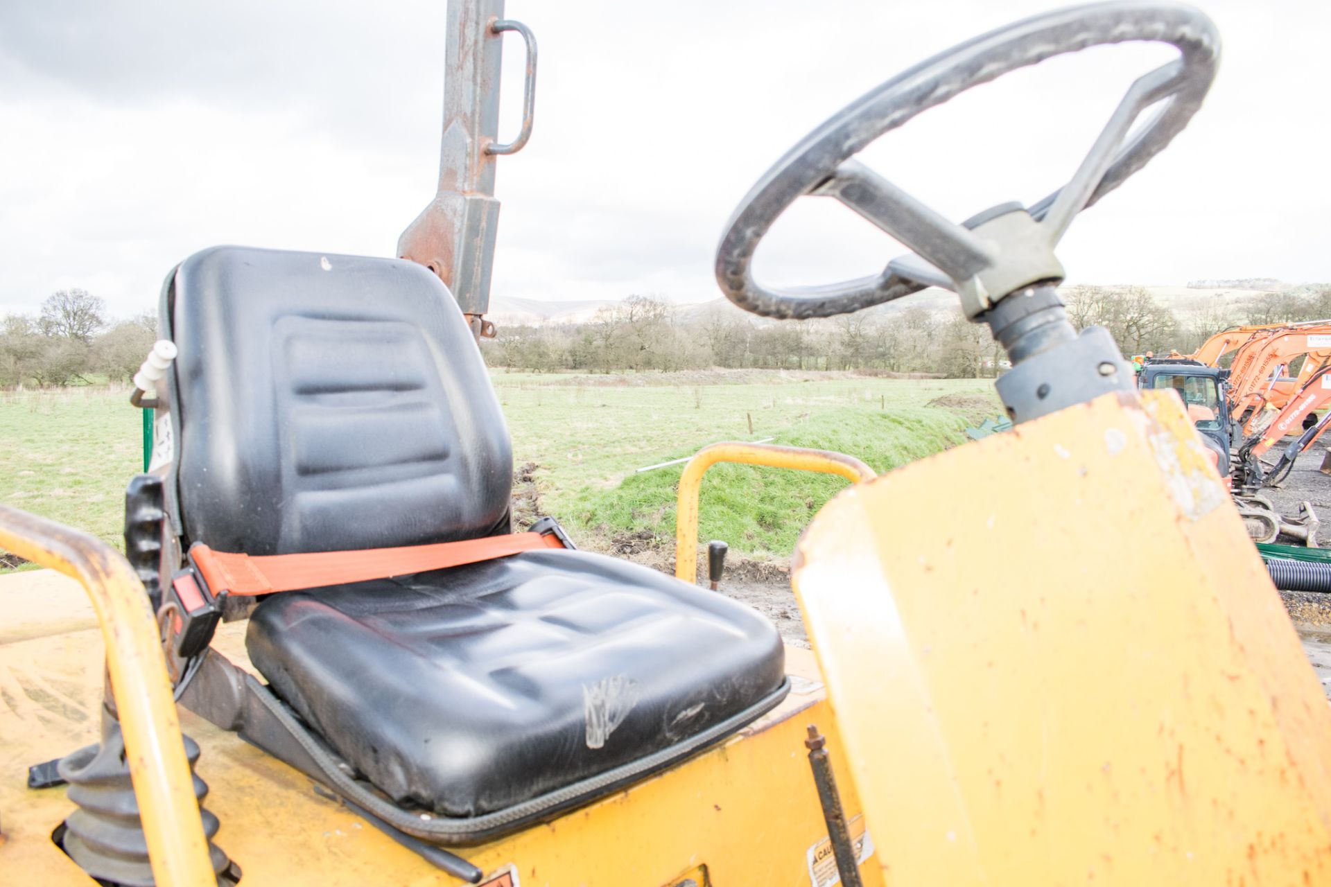 Thwaites 9 tonne straight skip dumper Year: 2007 S/N: 3190 Recorded Hours: 2993 72 - Image 17 of 18