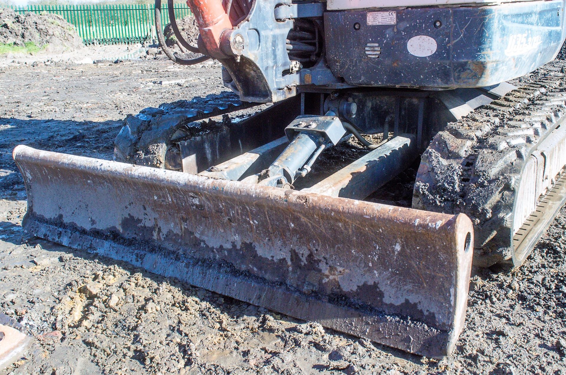 Kubota U35-3 3.5 tonne rubber tracked mini excavator Year: 2010 S/N: 80912 Recorded Hours: blade, - Image 16 of 23