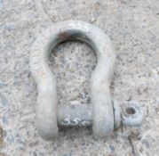 Lifting shackle