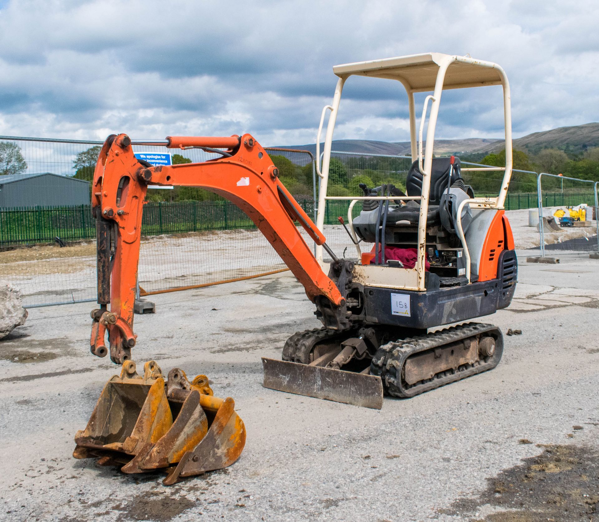 Kubota KX36 1.5 tonne mini excavator  Year: 2005 S/N: 56555 Recorded Hours: 4192 Blade, piped, 2