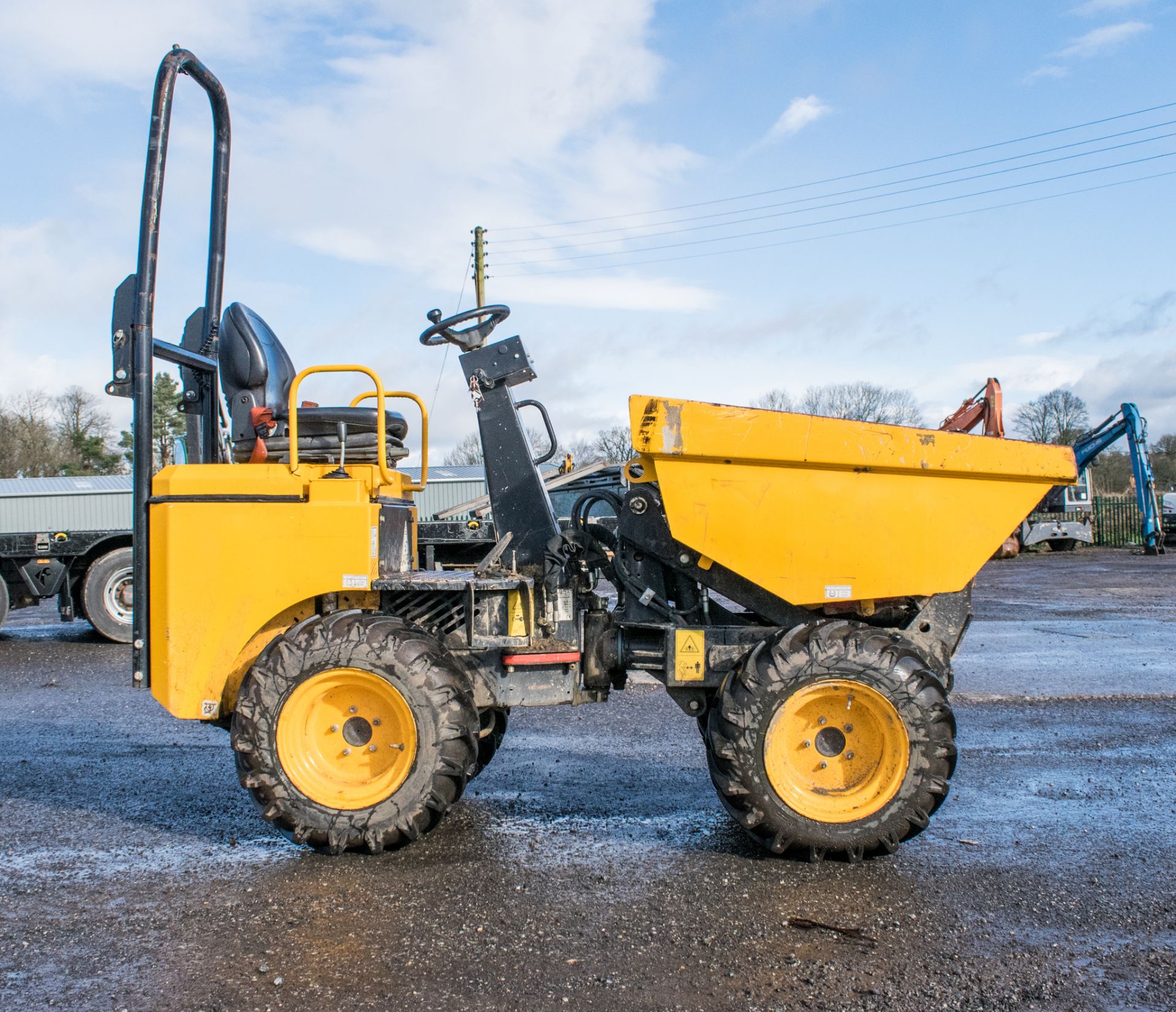 JCB 1THT 1 tonne high tip dumper Year: 2016 S/N: RA3461 Recorded hours: 506 LH16021 - Image 8 of 18