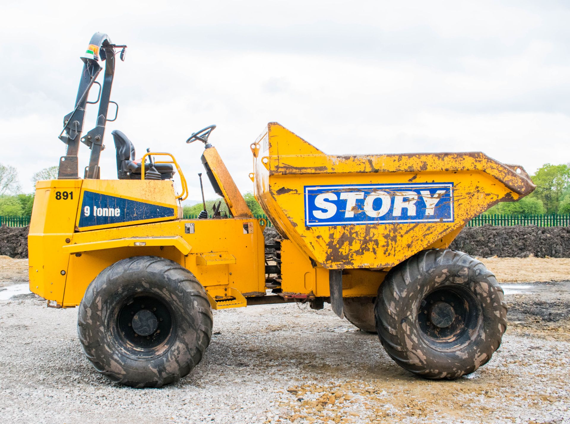 Thwaites 9 tonne straight skip dumper  Year: 2008 S/N: B6994 Recorded Hours: 3405 891 - Image 7 of 18