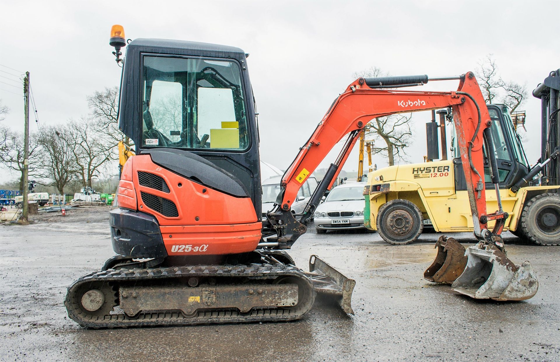 Kubota U25-3 2.5 tonne rubber tracked mini excavator Year: 2013 S/N: 25878  Recorded Hours: 2108 - Image 8 of 22