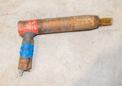 Pneumatic needle gun