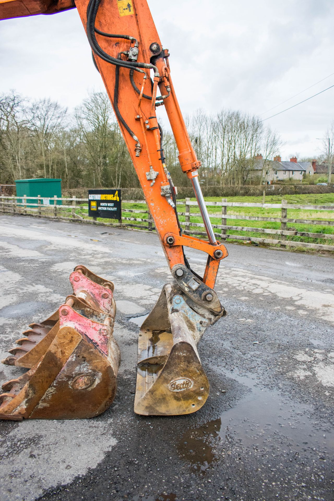 Doosan DX80R 8 tonne rubber tracked midi excavator Year: 2013 S/N: 50913 Recorded Hours: 4751 blade, - Image 14 of 22