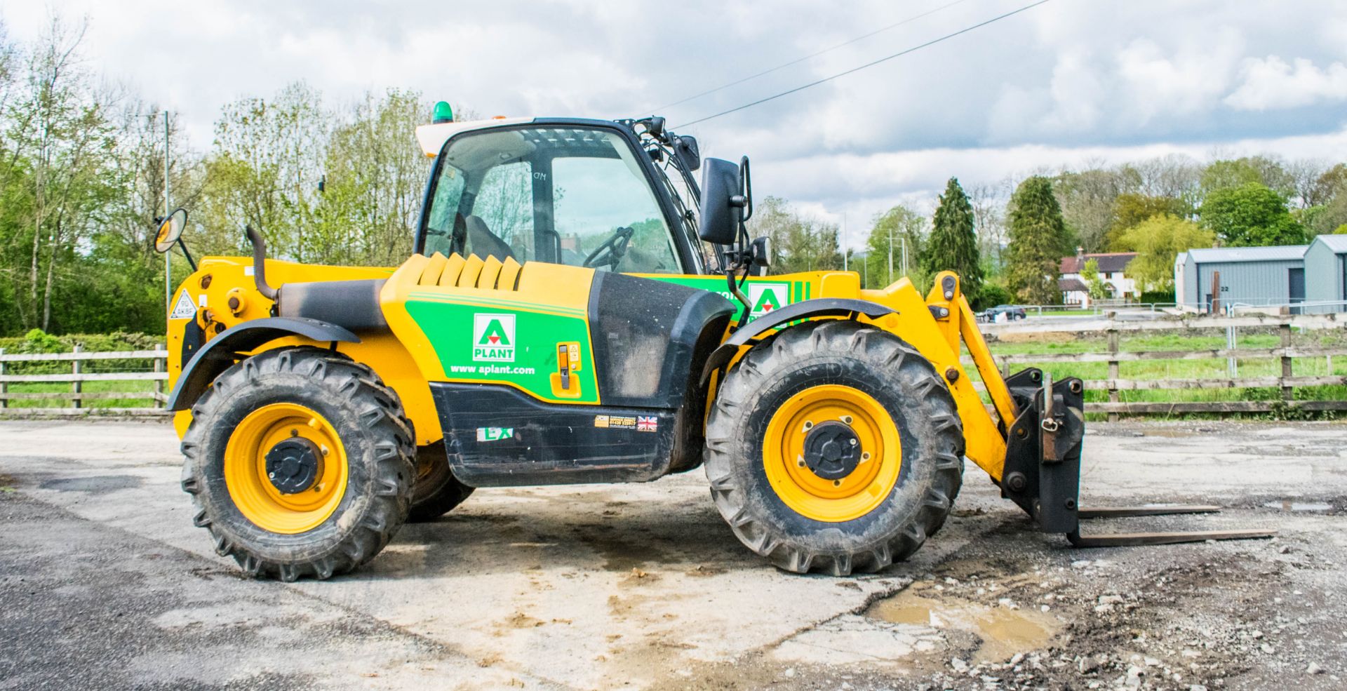 JCB 531-70 telescopic handler  Year: 2014 S/N: 2341975 Recorded Hours: 2691 A634486 - Image 7 of 21