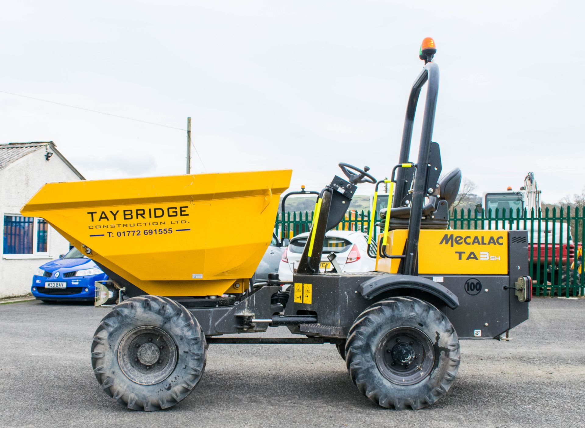 Mecelac 3 tonne swivel skip dumper Year: 2019 S/N: 2PD6627 Recorded Hours: 137 - Image 8 of 18