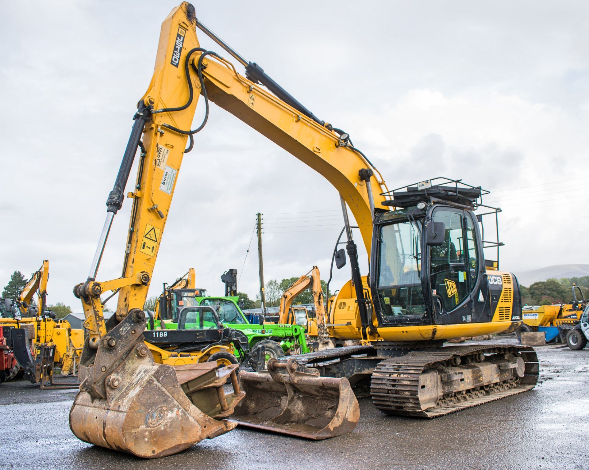 JCB JS130 LC 14 tonne steel tracked excavator Year: 2014 S/N: 2134023 Recorded Hours: 6798 auxiliary