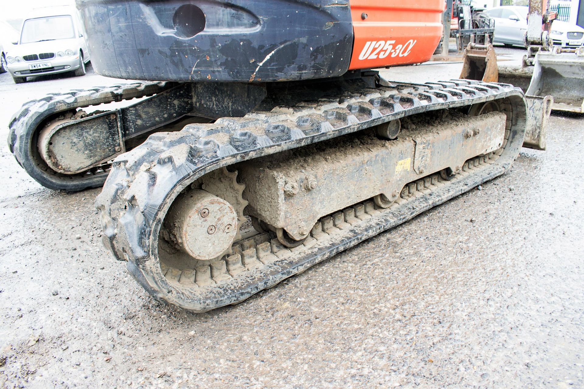 Kubota U25-3 2.5 tonne rubber tracked mini excavator Year: 2013 S/N: 25878  Recorded Hours: 2108 - Image 9 of 22