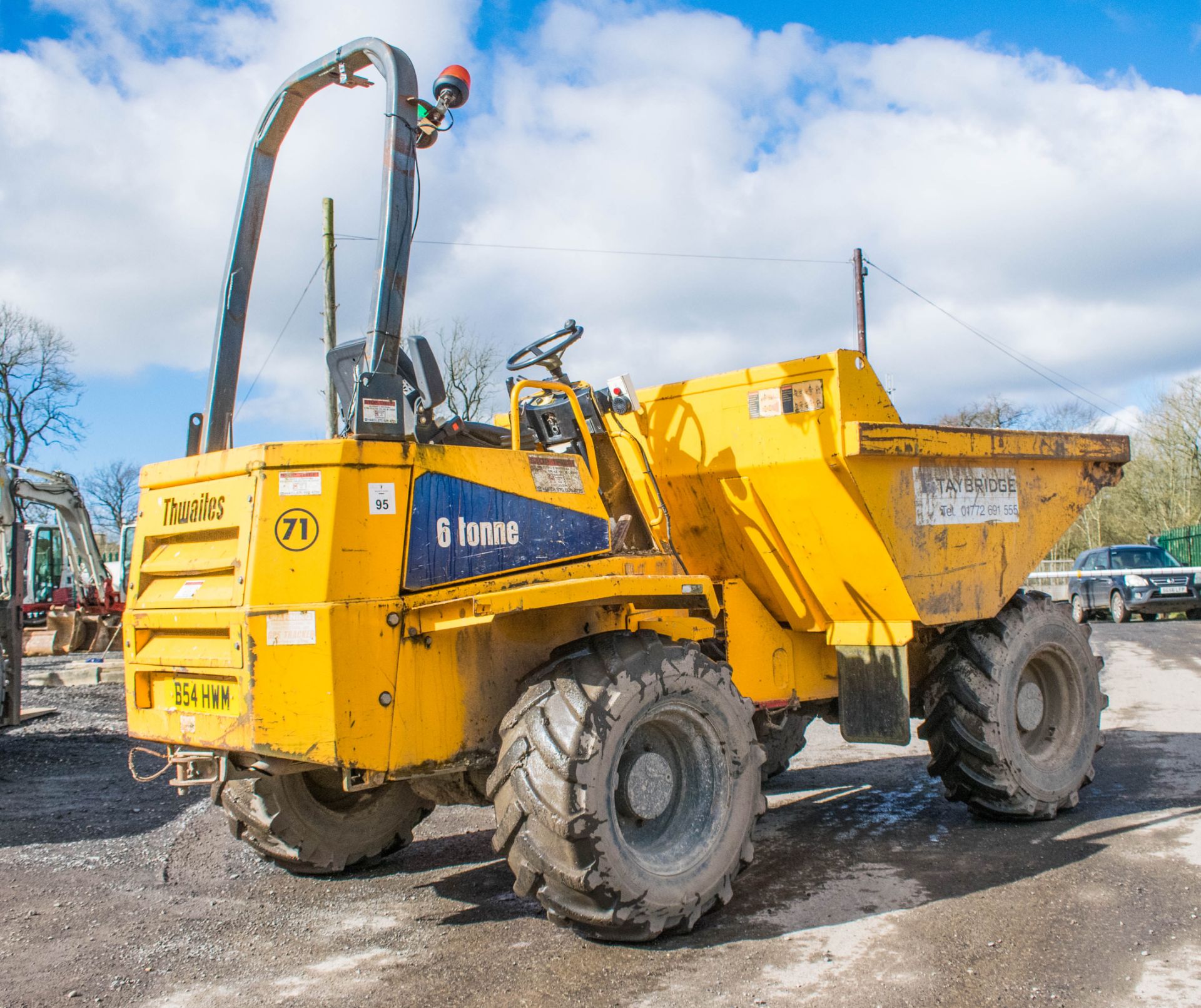 Thwaites 6 tonne straight skip dumper Year: 2007 S/N: 2652 Recorded Hours: 2395 71 - Image 3 of 17