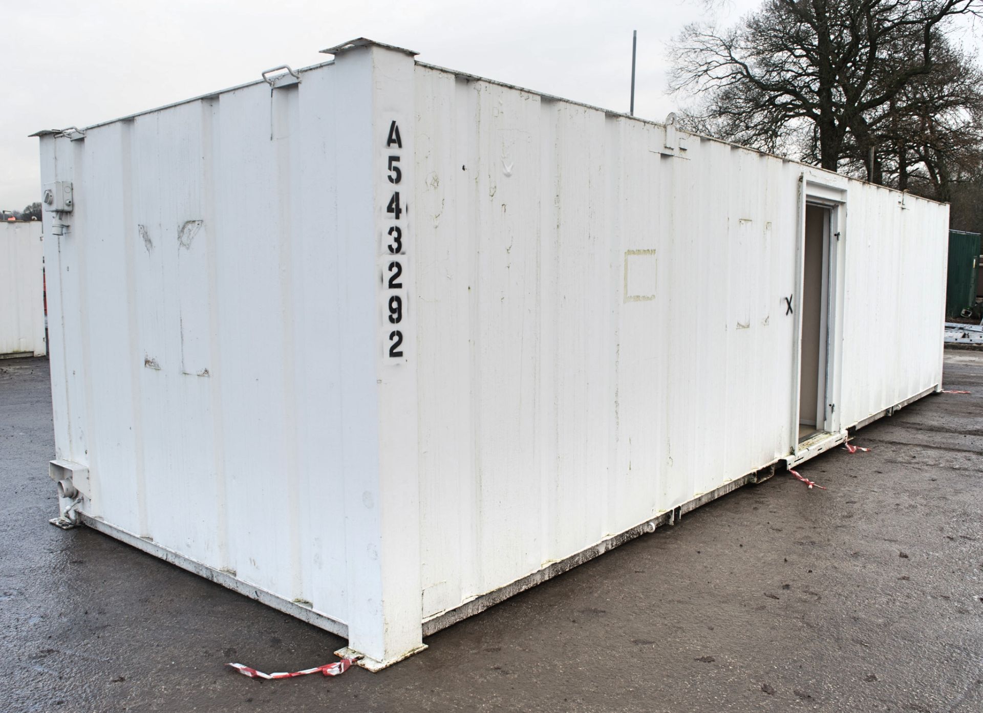 32 ft x 10 ft steel toilet site unit Comprising of: Gents toilet with; 4 - toilets, 4 - urinals &