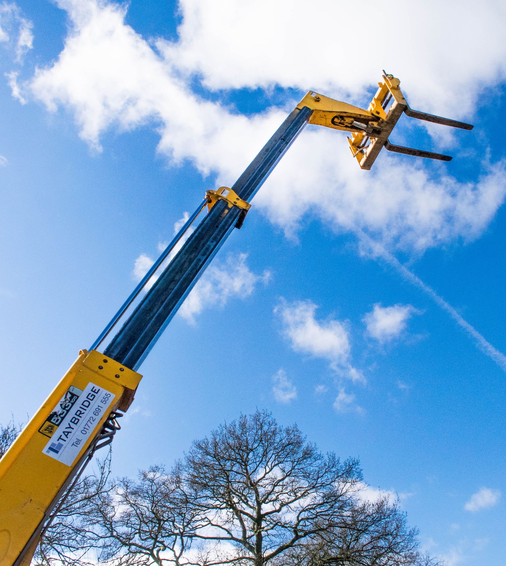 JCB 533-105 10.5 metre telescopic handler Year: 2004 S/N: 1067733 Recorded Hours: Not displayed ( - Image 12 of 20