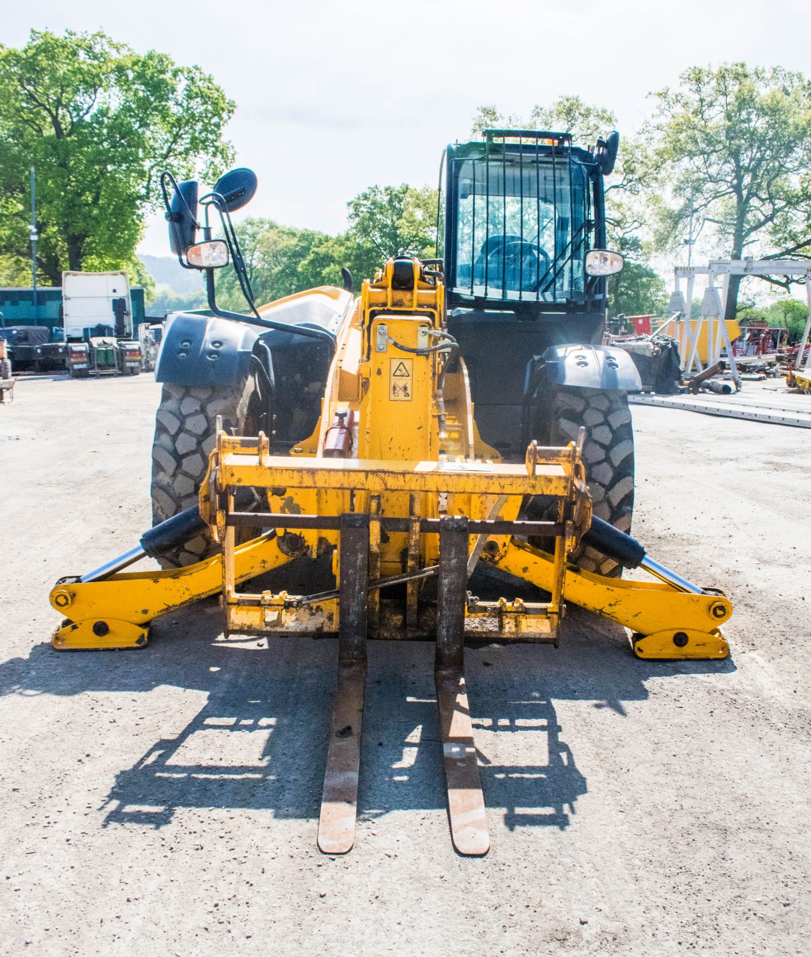 JCB 535-125 Hi-Viz 12.5 metre telescopic handler Year: 2015 S/N: 52466 Recorded hours: 3223 - Image 5 of 21