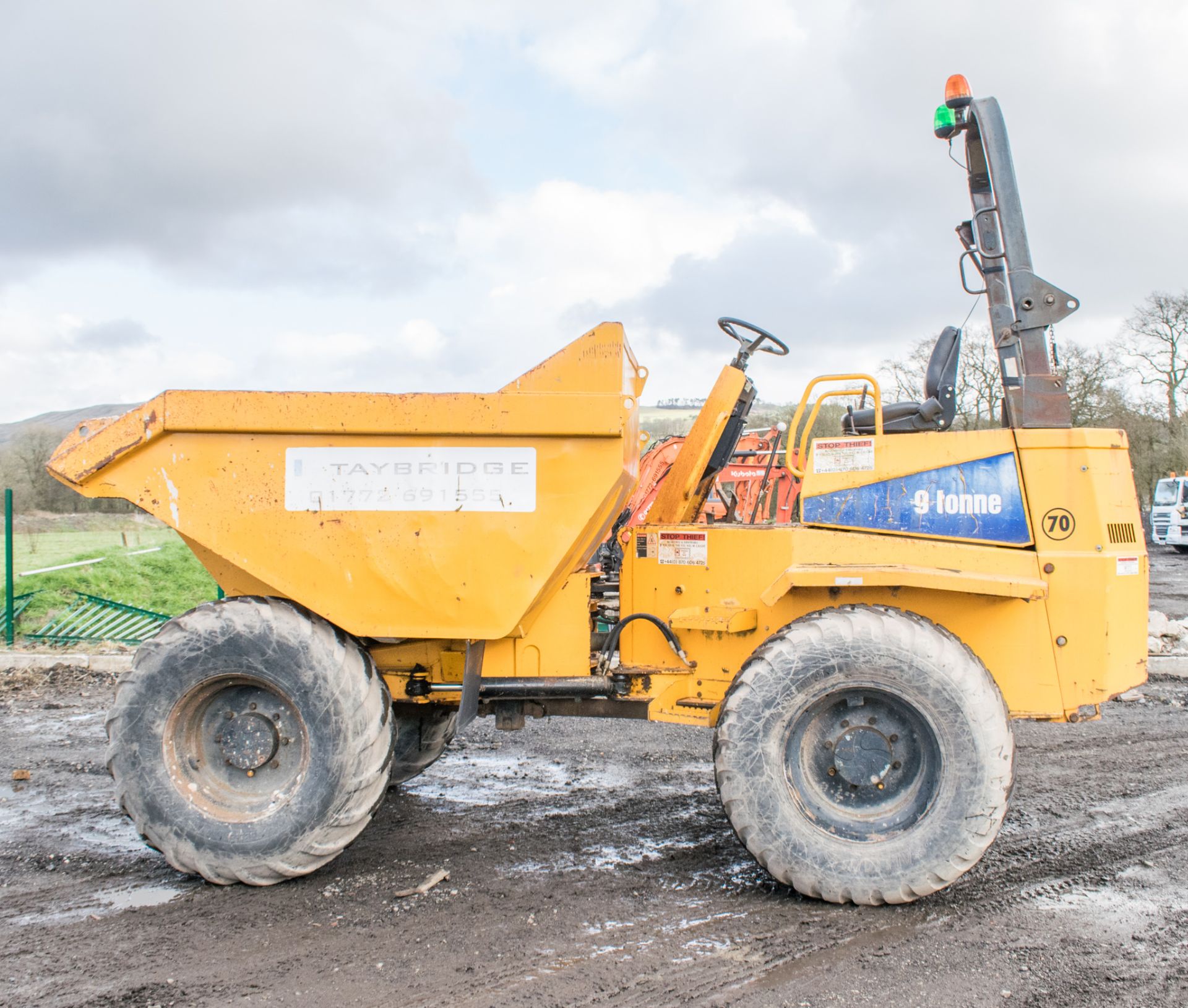 Thwaites 9 tonne straight skip dumper Year: 2007 S/N: 2957 Recorded Hours: 2282 70 - Image 7 of 22