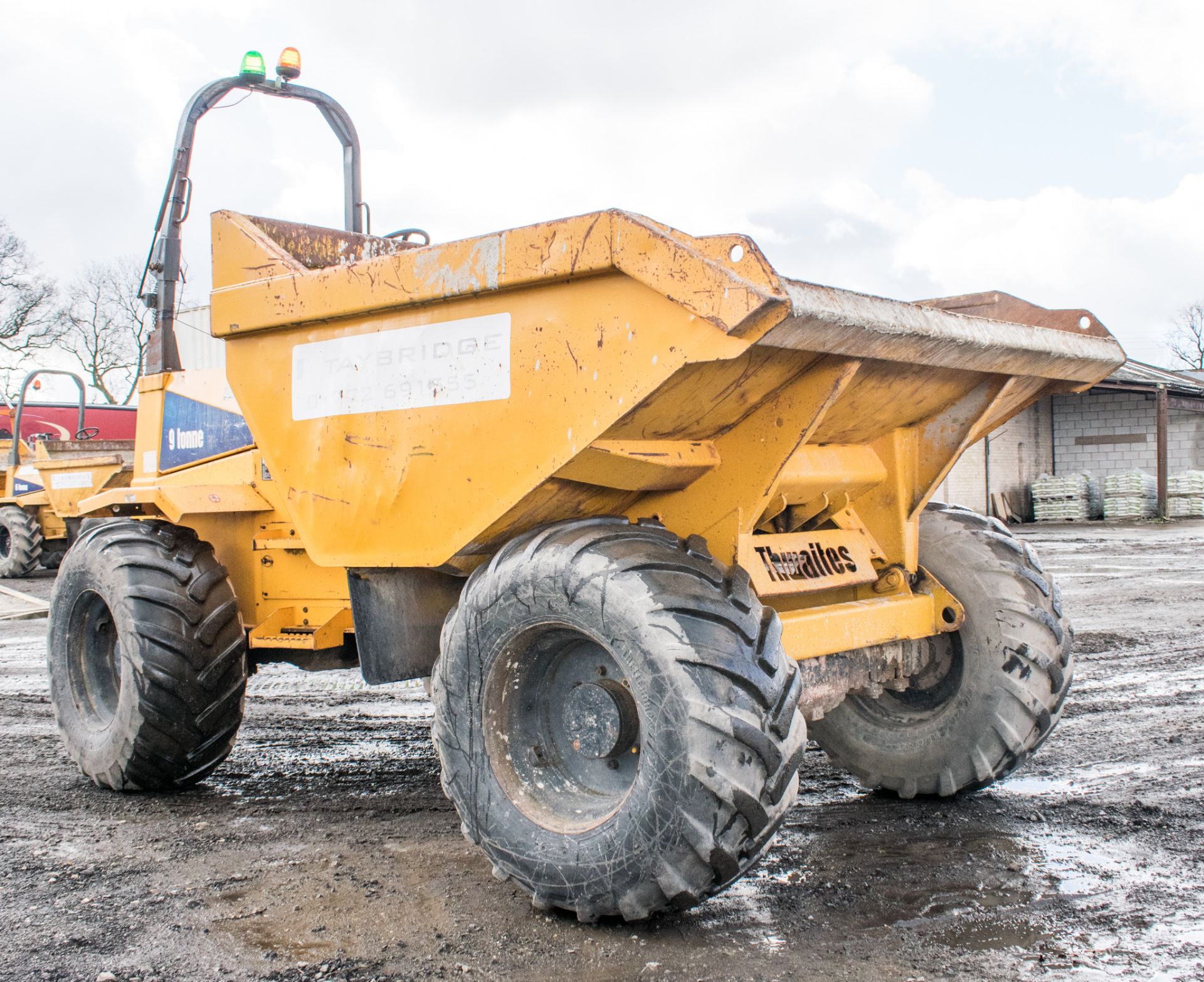 Thwaites 9 tonne straight skip dumper Year: 2007 S/N: 2957 Recorded Hours: 2282 70 - Image 2 of 22