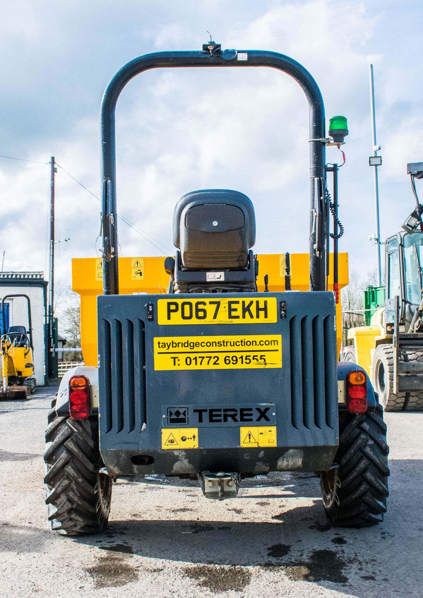 Mecelac 3 tonne straight skip dumper Year: 2017 S/N: Recorded Hours: 411 - Image 6 of 18