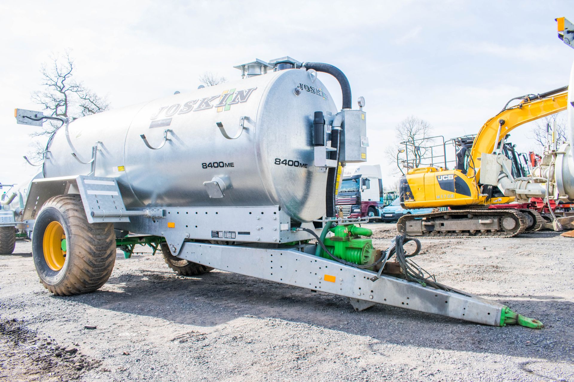 Joskin 8400ME 8500 litre galvanised slurry tanker  Year: 2019  S/N: 35722 c/w hydraulic driven PTO