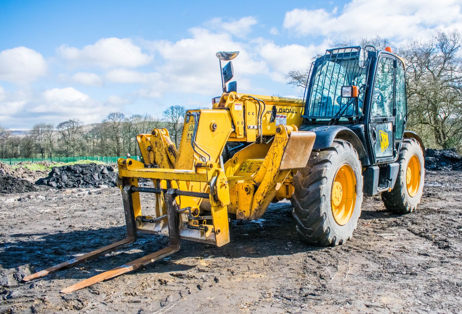 JCB 533-105 10.5 metre telescopic handler Year: 2004 S/N: 1067733 Recorded Hours: Not displayed (