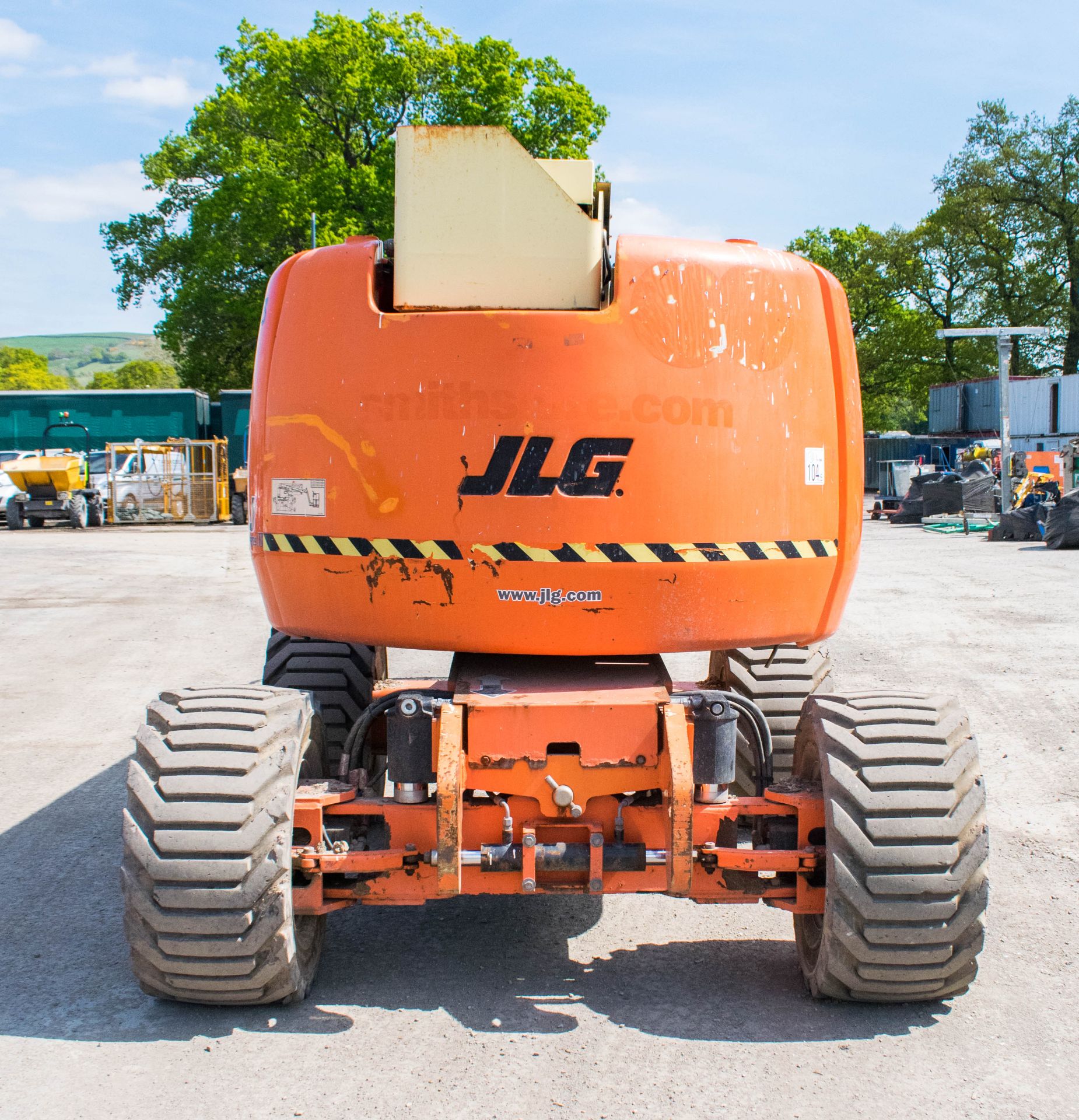JLG 450 AJ 45 foot 4 wheel drive articulated boom lift  Year: 2008 S/N: 1300005603 Hours: 2996 - Image 6 of 17