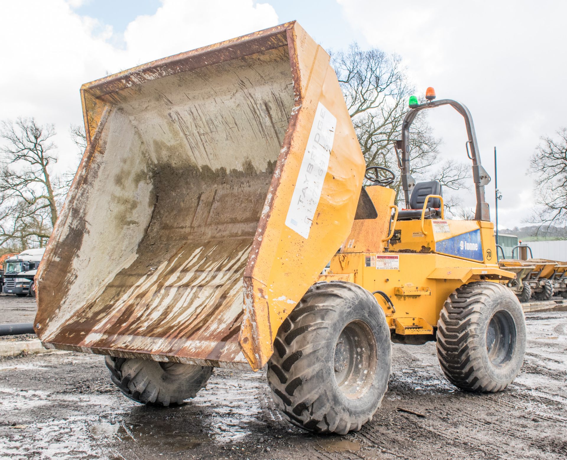 Thwaites 9 tonne straight skip dumper Year: 2007 S/N: 2957 Recorded Hours: 2282 70 - Image 13 of 22