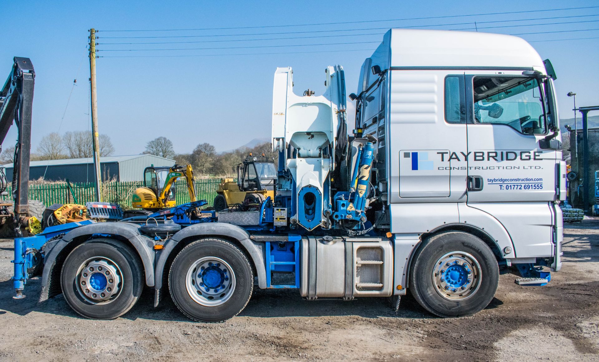 Man TGX 26.480 6 x 2 rear lift manual crane tractor unit Registration Number: DIG 6982 Date of - Image 7 of 19