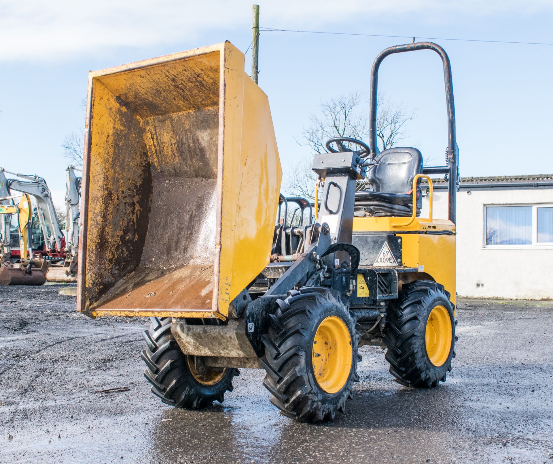 JCB 1THT 1 tonne high tip dumper Year: 2016 S/N: RA3461 Recorded hours: 506 LH16021 - Image 9 of 18