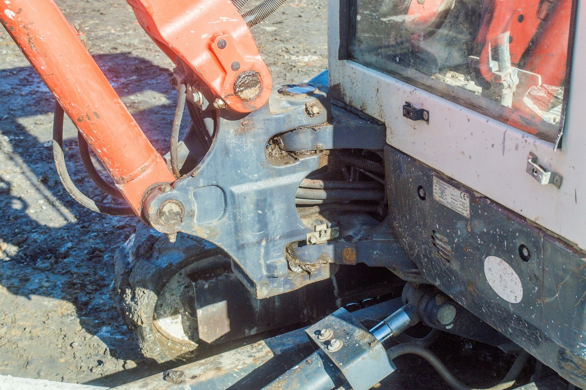 Kubota U35-3 3.5 tonne rubber tracked mini excavator Year: 2010 S/N: 80912 Recorded Hours: blade, - Image 15 of 23