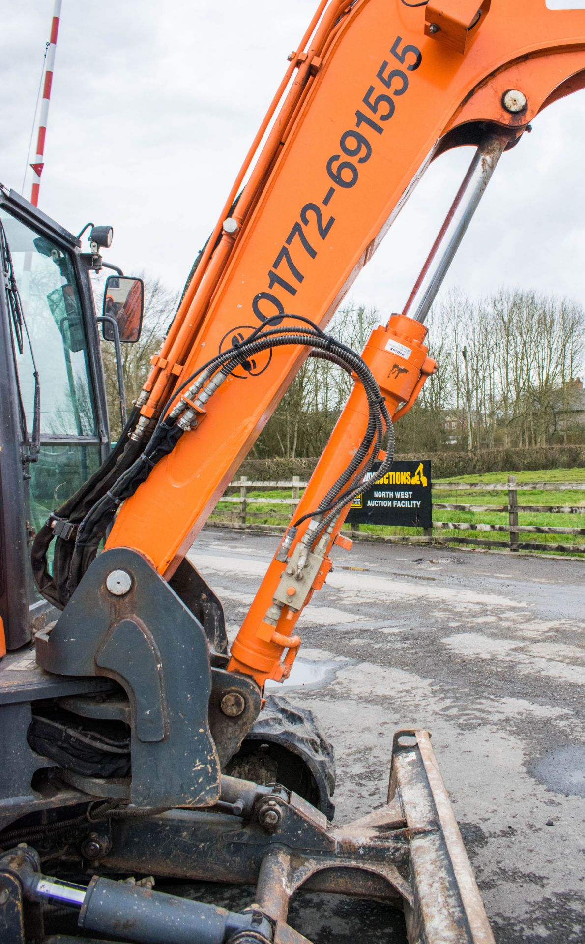 Doosan DX80R 8 tonne rubber tracked midi excavator Year: 2013 S/N: 50913 Recorded Hours: 4751 blade, - Image 15 of 22