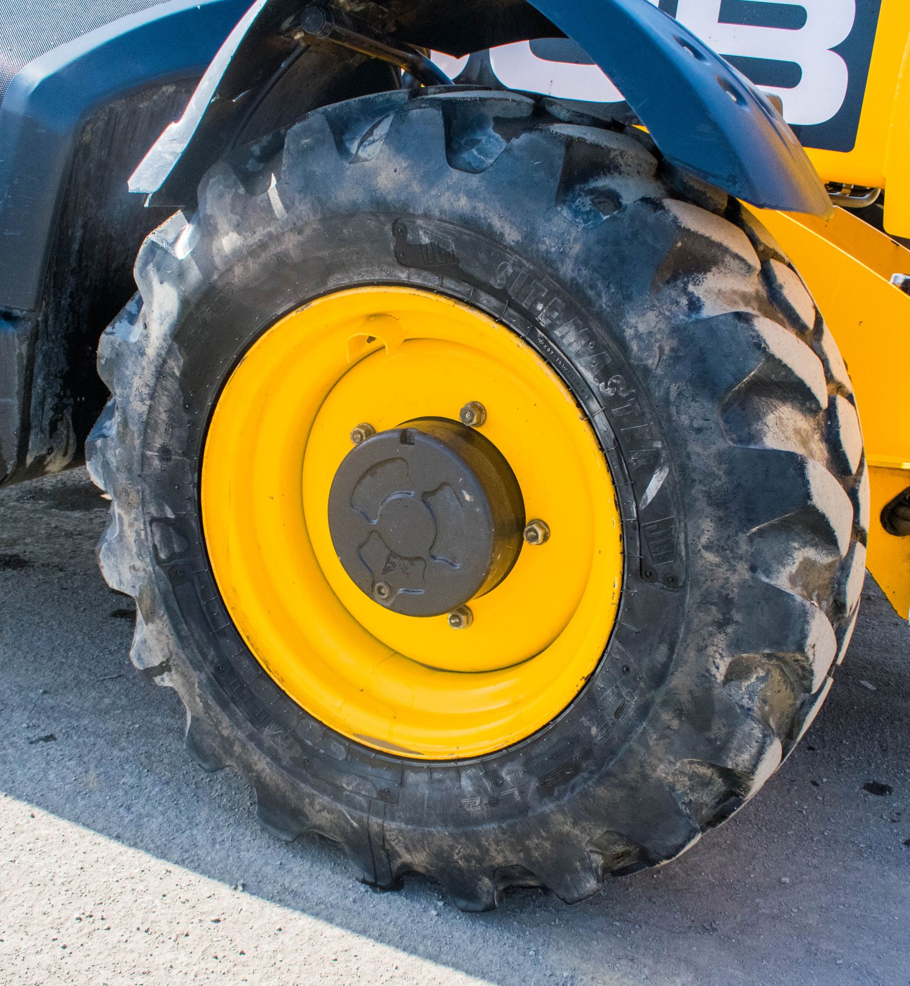 JCB 535-125 Hi-Viz 12.5 metre telescopic handler Year: 2015 S/N: 52466 Recorded hours: 3223 - Image 16 of 21