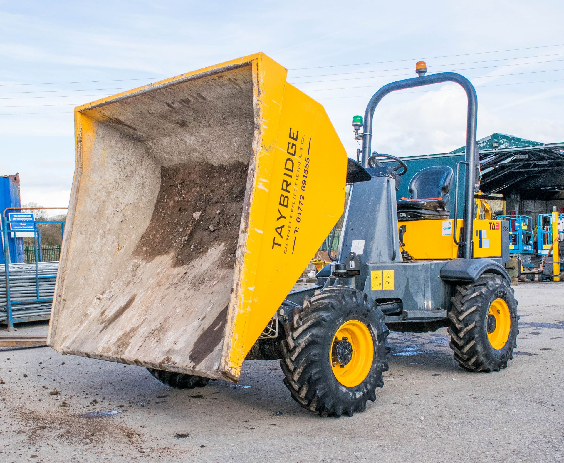 Mecelac 3 tonne straight skip dumper Year: 2017 S/N: 3627 Recorded Hours: 351 - Image 13 of 18