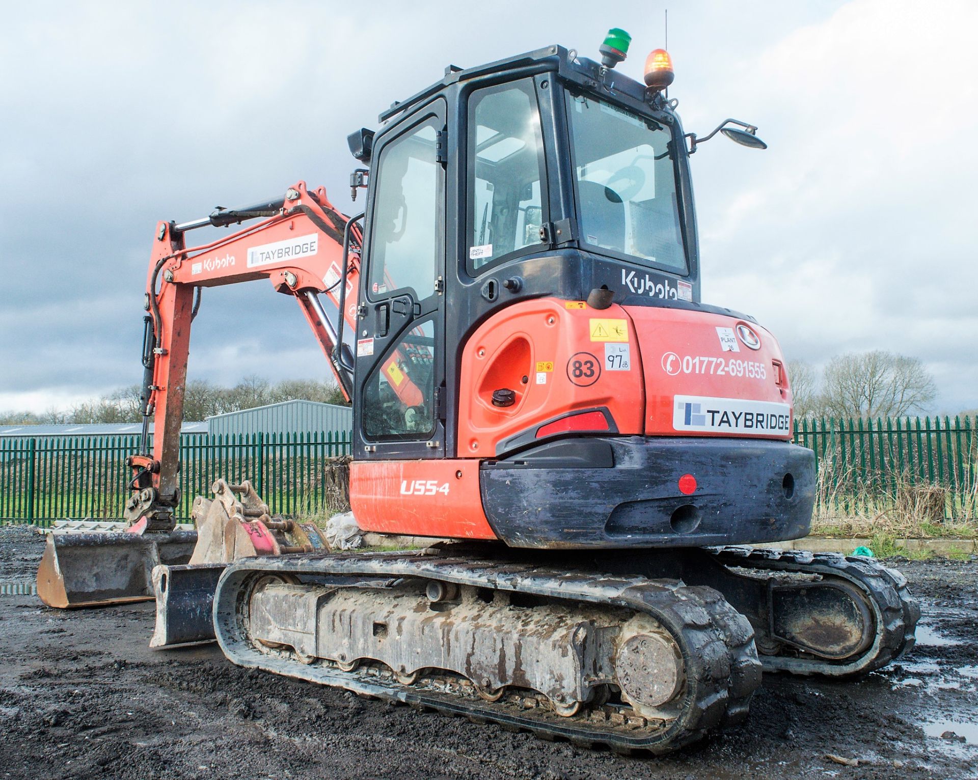 Kubota U55-4 5.5 tonne rubber tracked mini excavator Year: 2010 S/N: 50262 Recorded Hours: 6009 - Image 3 of 23